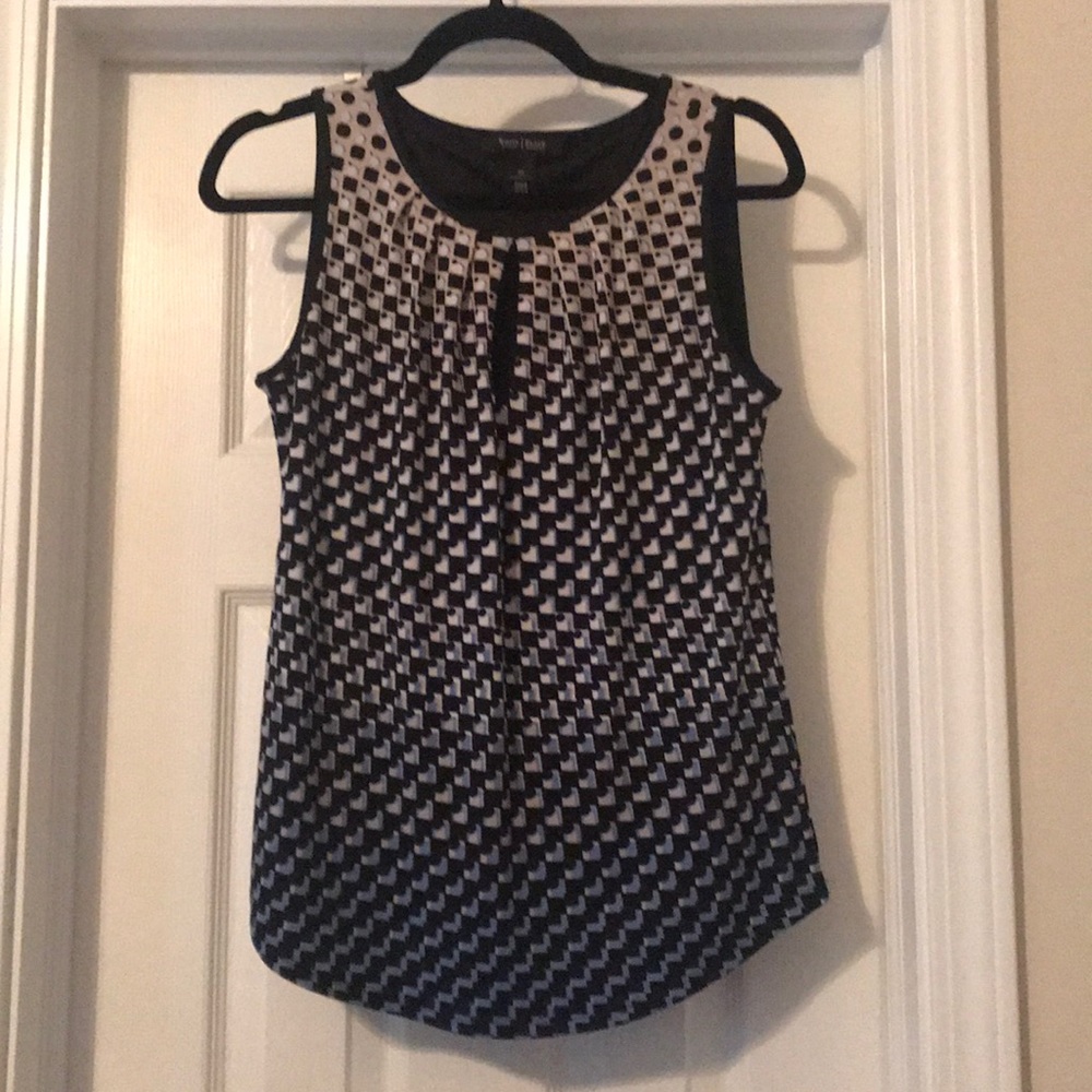 White House black Market keyhole tank